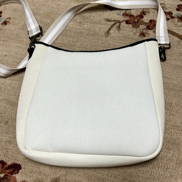 Parker & Hyde Crossbody - Picture 5 of 6